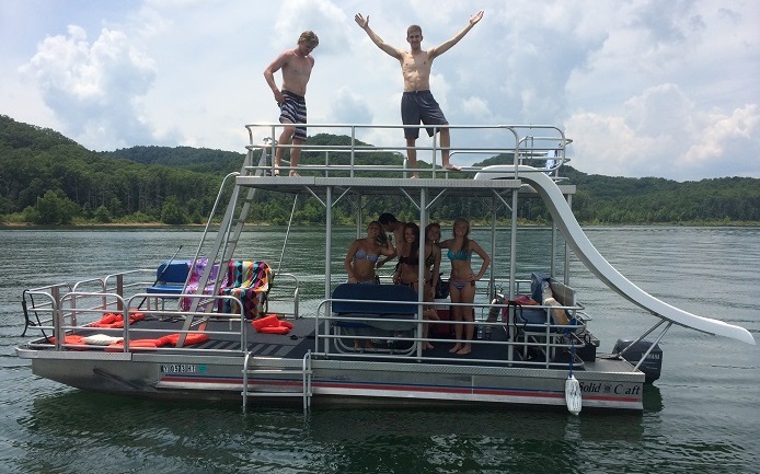 Double-deck pontoon