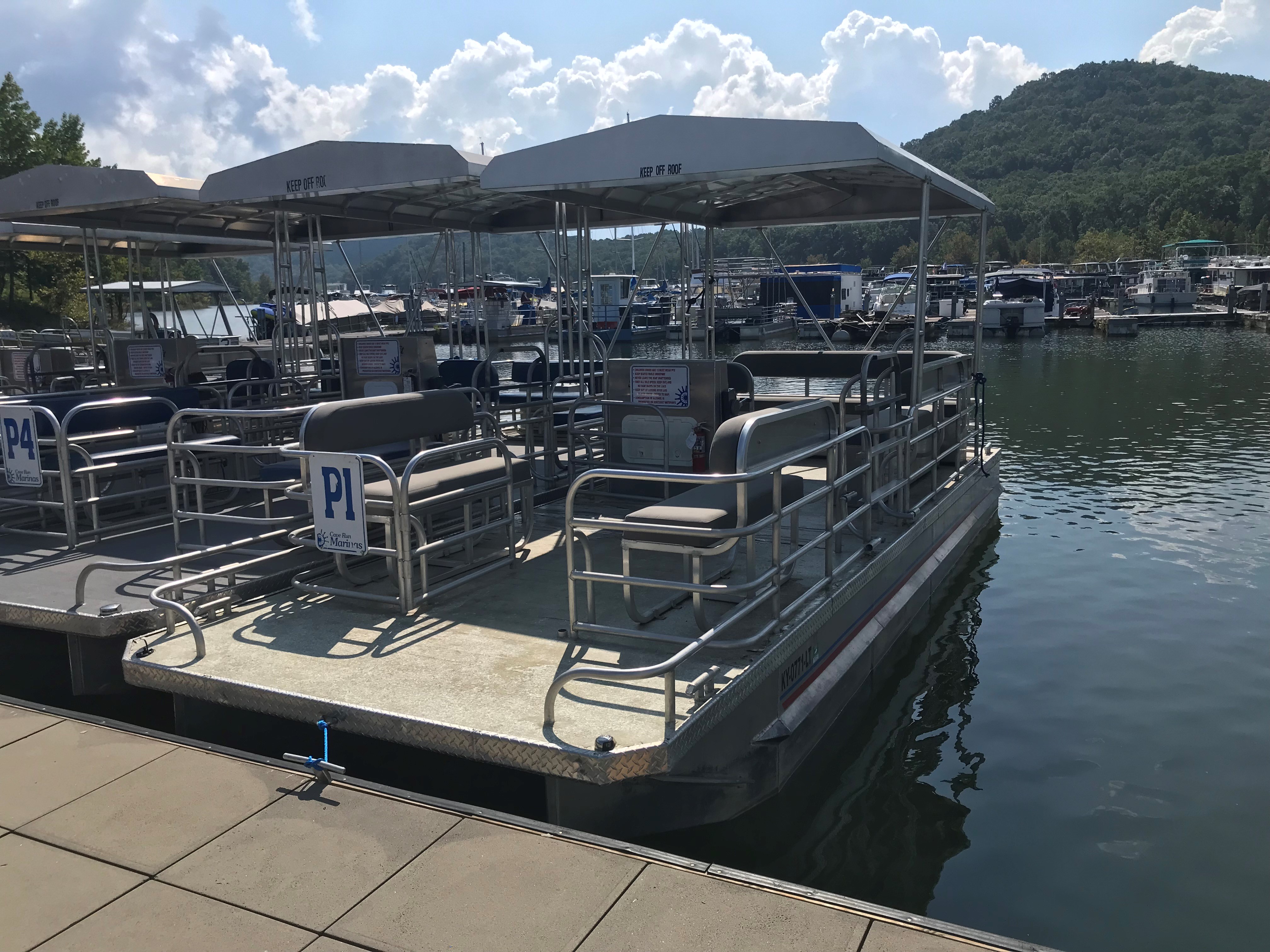 Single-deck pontoon